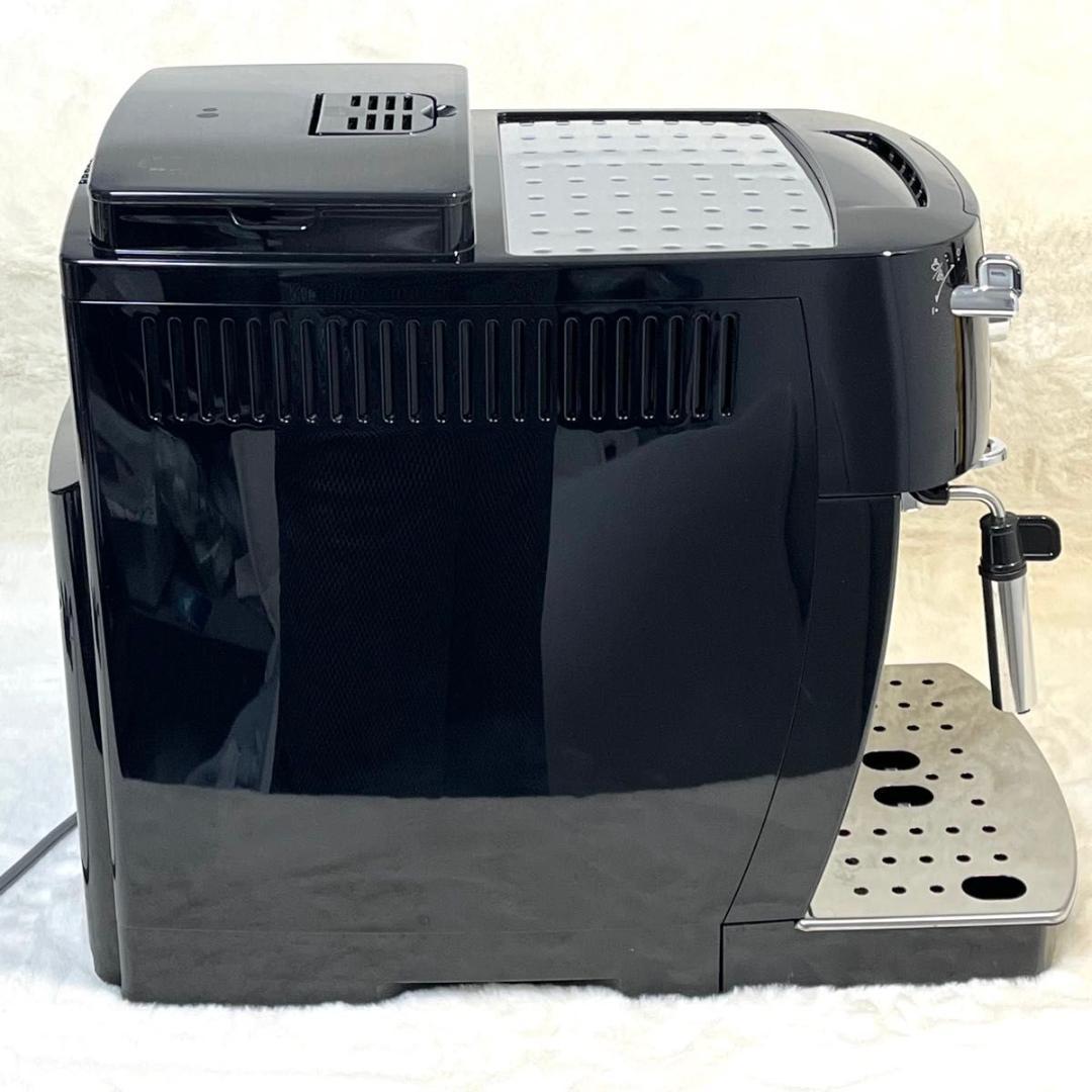 デロンギDe'Longhi マグニフィカS　ECAM22112B