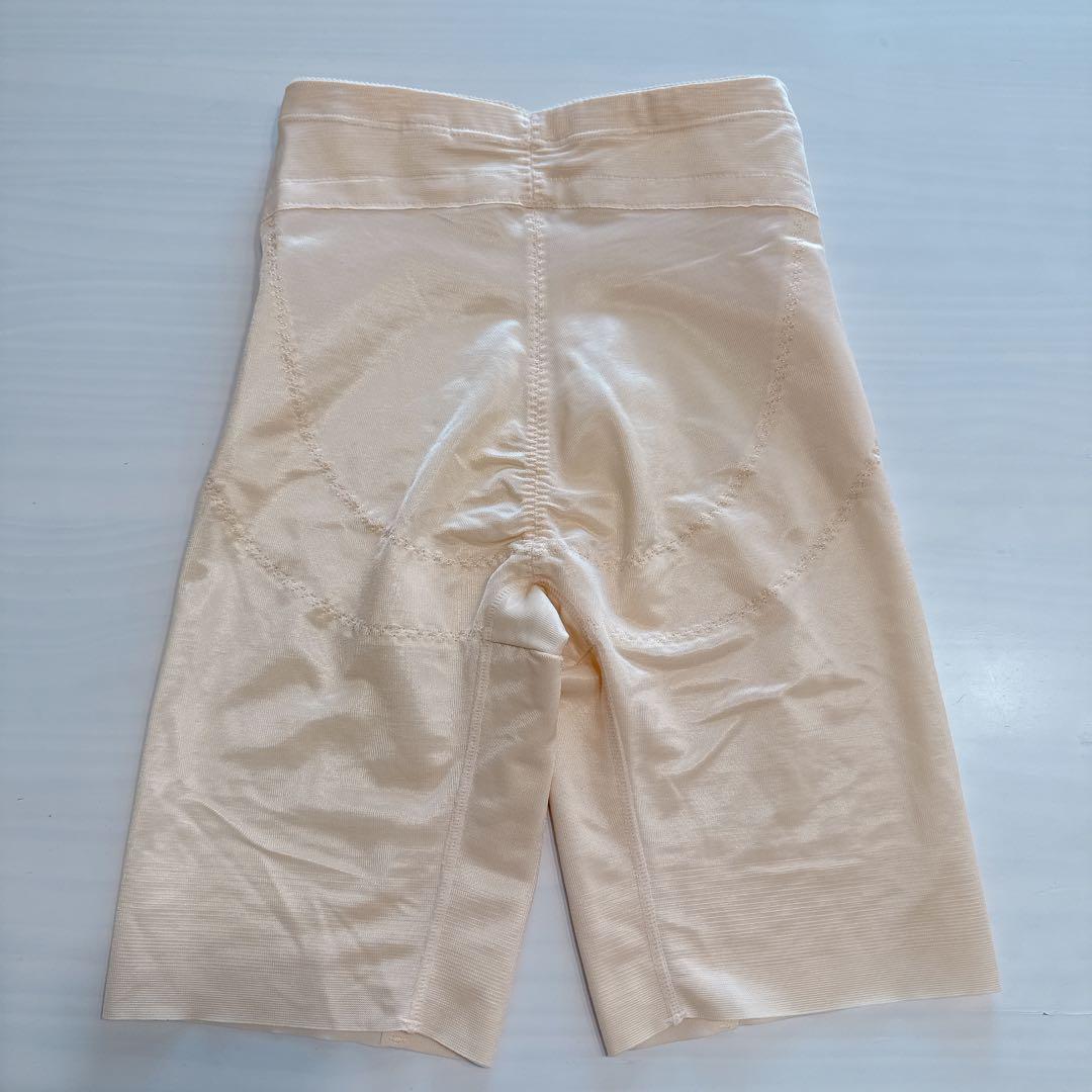 フォーシスアンドカンパニー　ブライダルインナー　E70 64 70