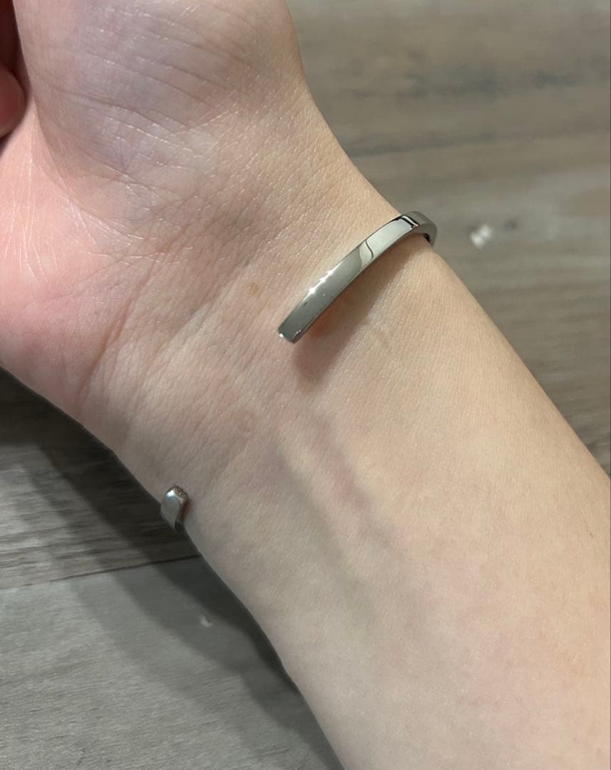 【MM6】Numericミニマルシグネチャーカフブレスレット2025SS