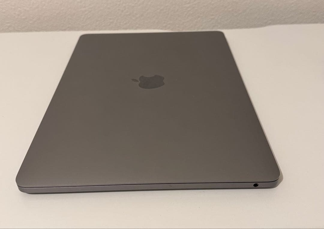 美品 Macbook Pro 2019 13インチ Officeを付ける