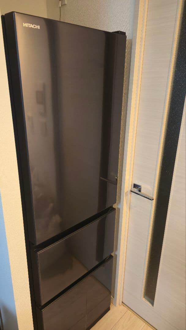 美品 日立 冷蔵庫 R-V32SV 黒　引き取り限定