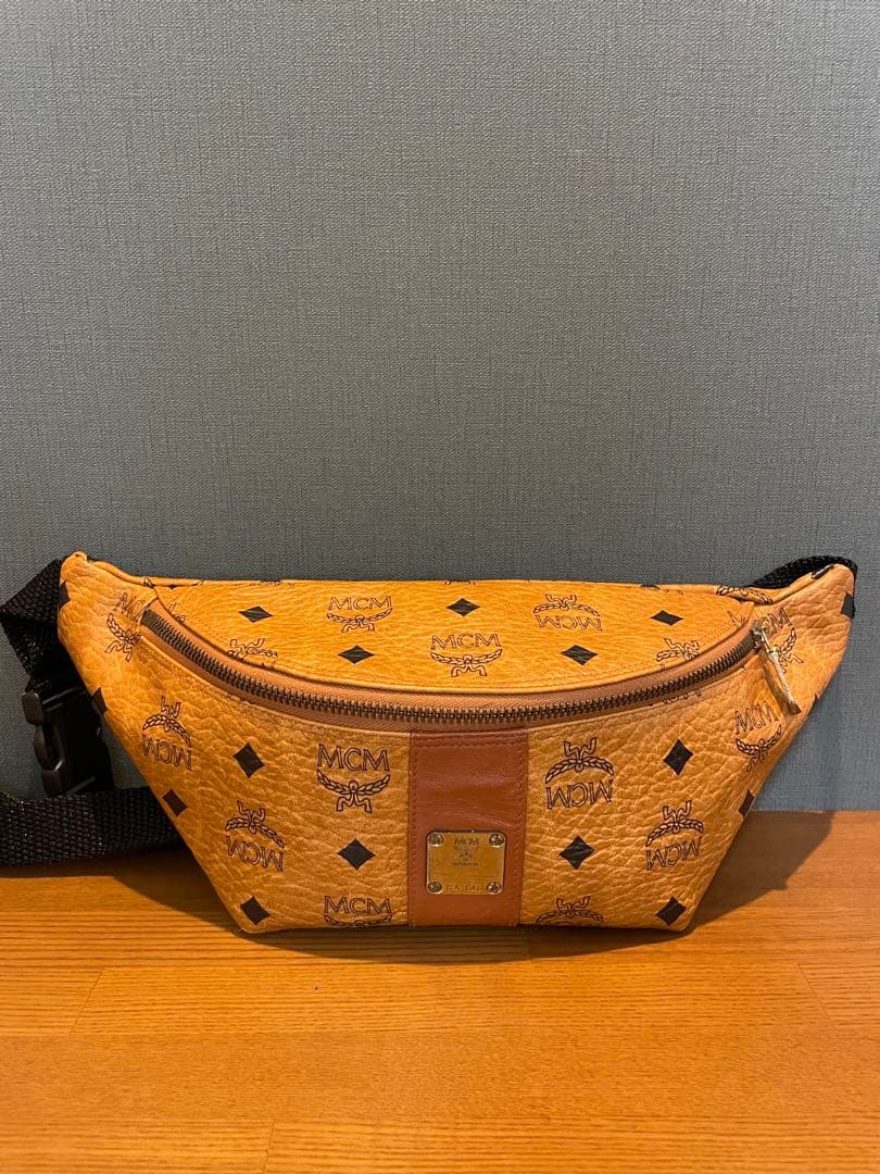 MCM エムシーエム　モノグラム レザー　ウエストポーチ　ボディバッグ