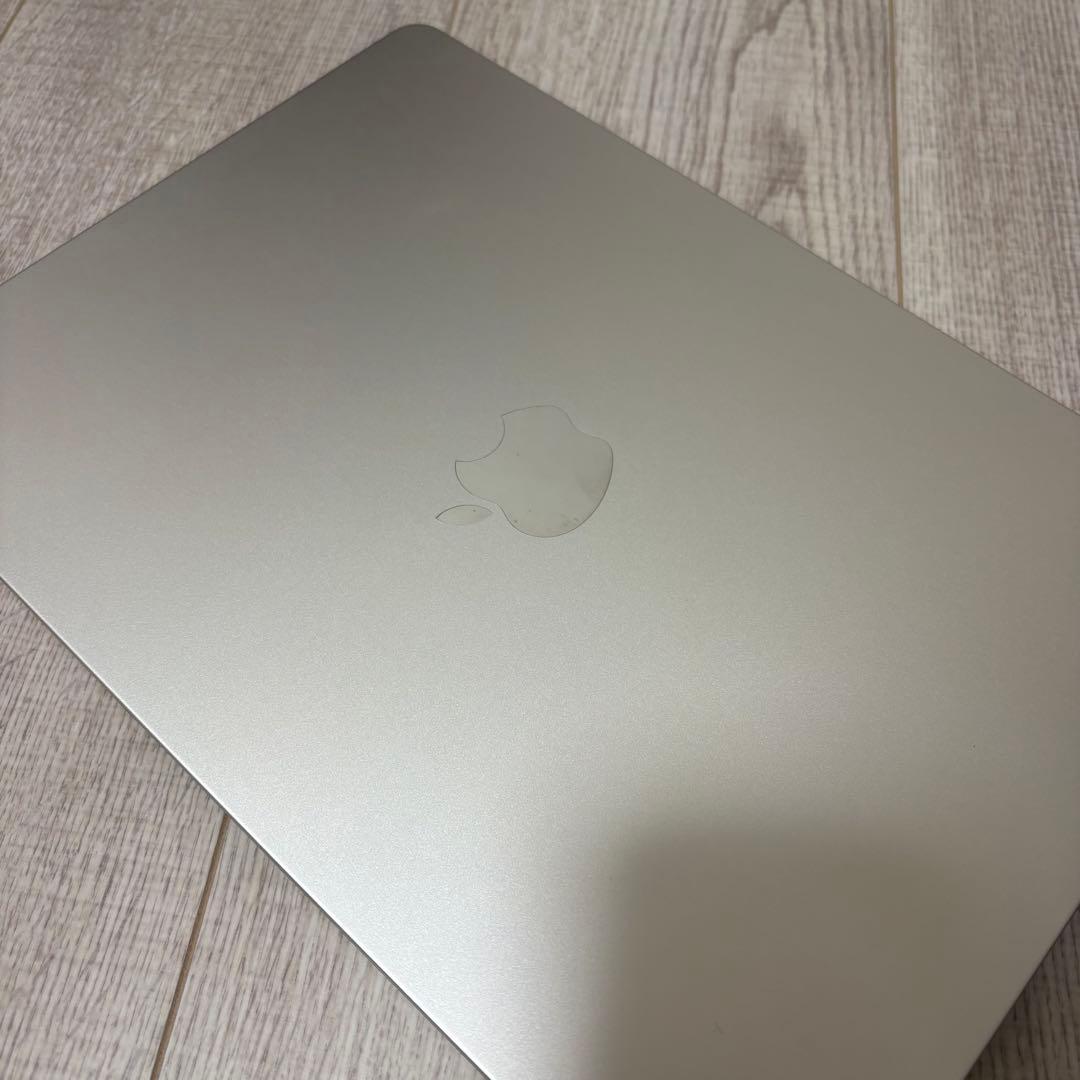 MacBook Air 2022 メモリ8GBストレージ256GB