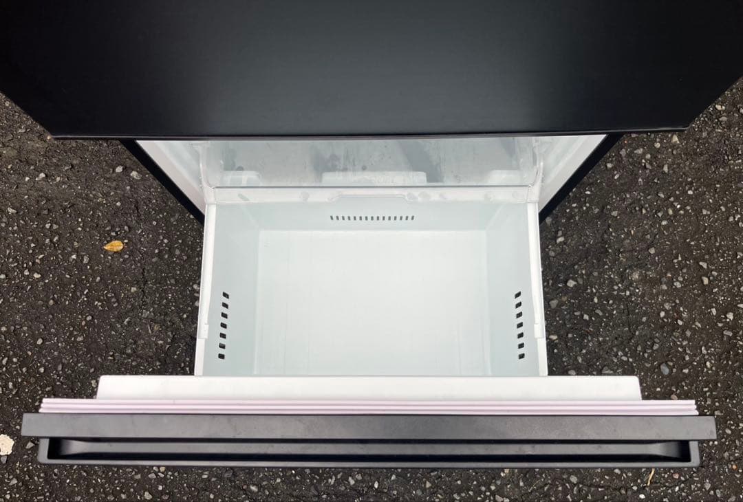 TOSHIBA 東芝ノンフロン冷凍冷蔵庫 GR-V33SC 2024年製