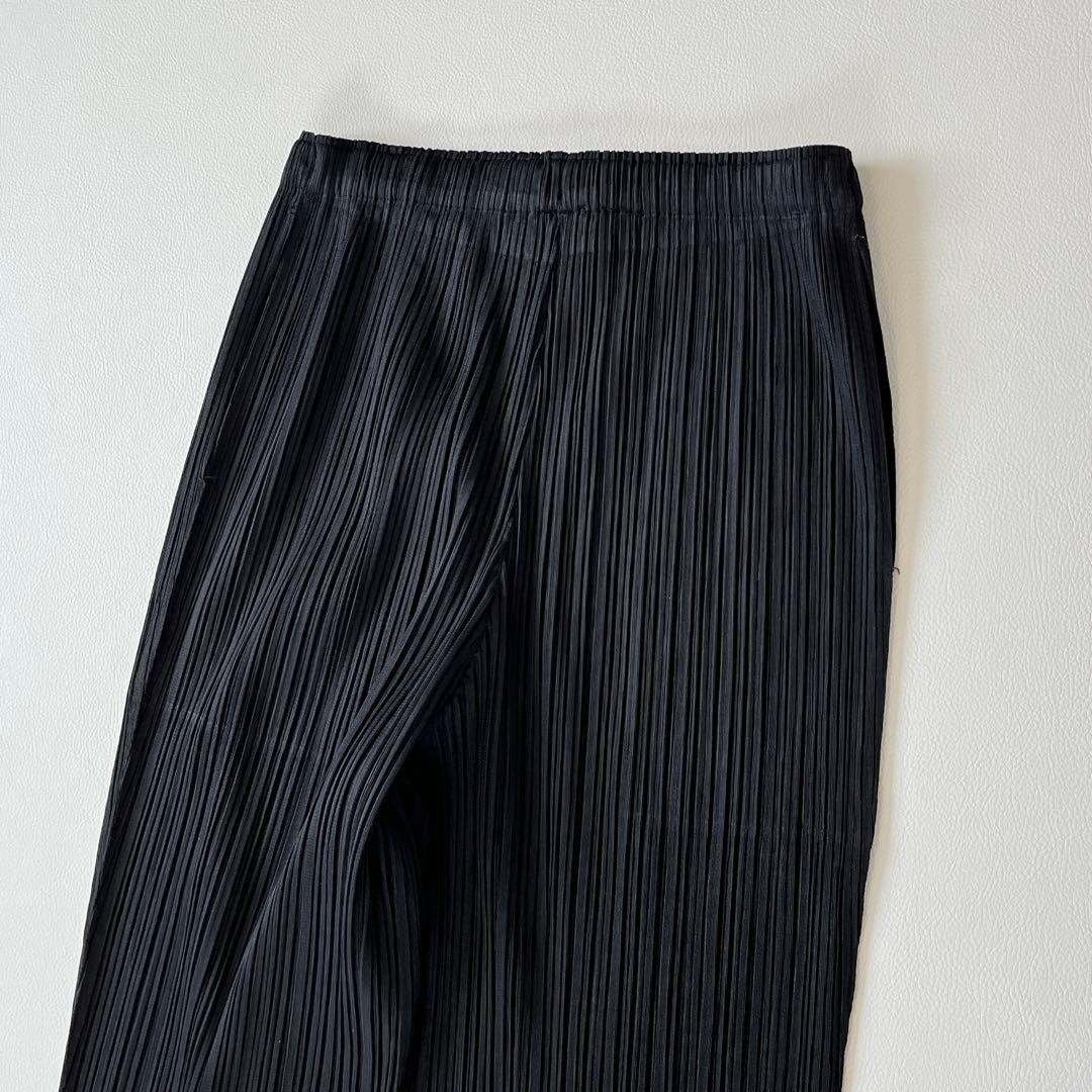 美品✨近年　プリーツプリーズ　イッセイミヤケ　パンツ　ブラック　ポケット