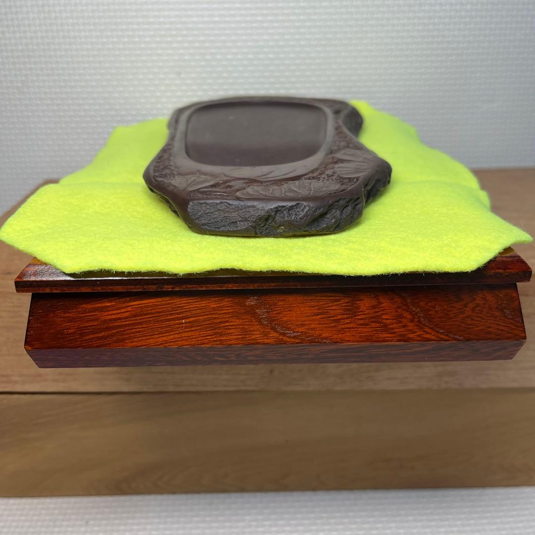 ⭕️赤間硯　20cm 糸瓜彫刻自然硯　古硯　龍雲堂製　文字秀逸　蔦と実を蒔絵木箱