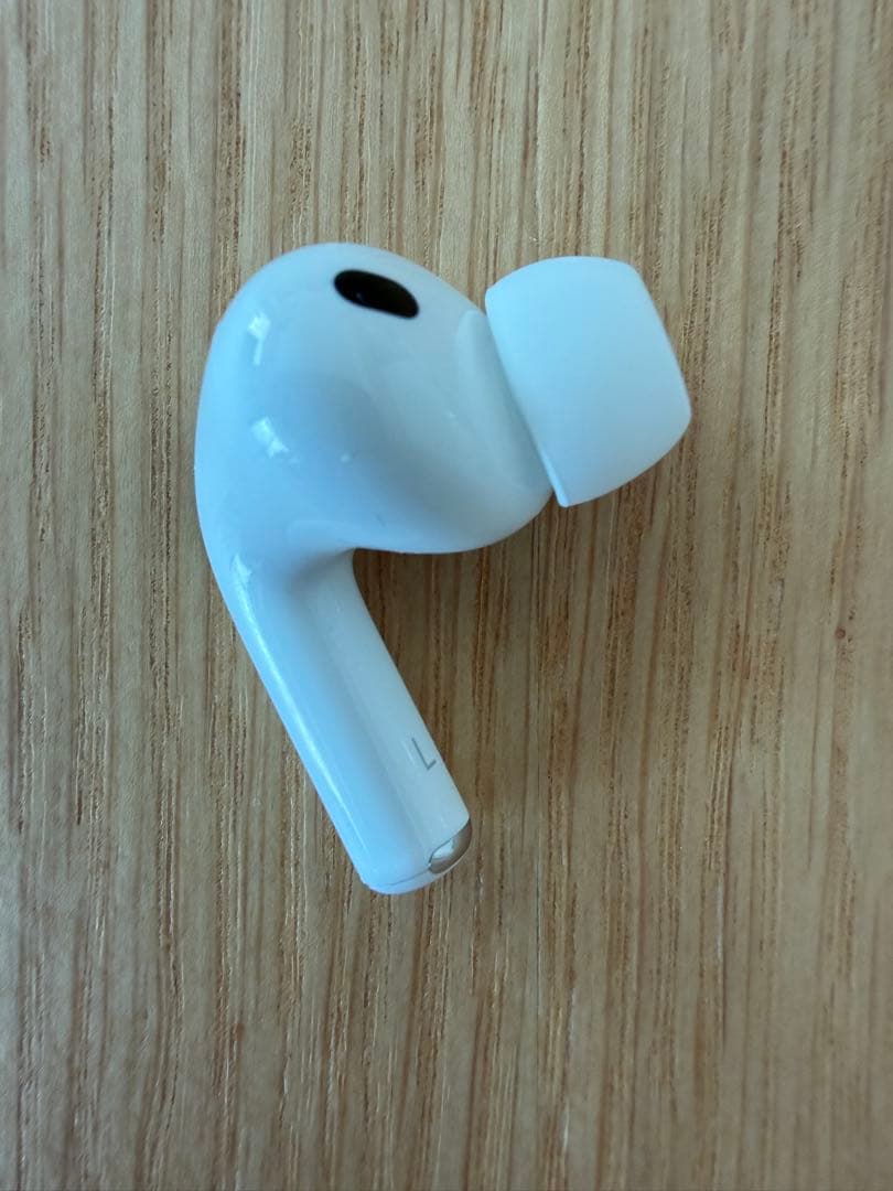 AirPods Pro 3 本体 (ESR保護ケース付)