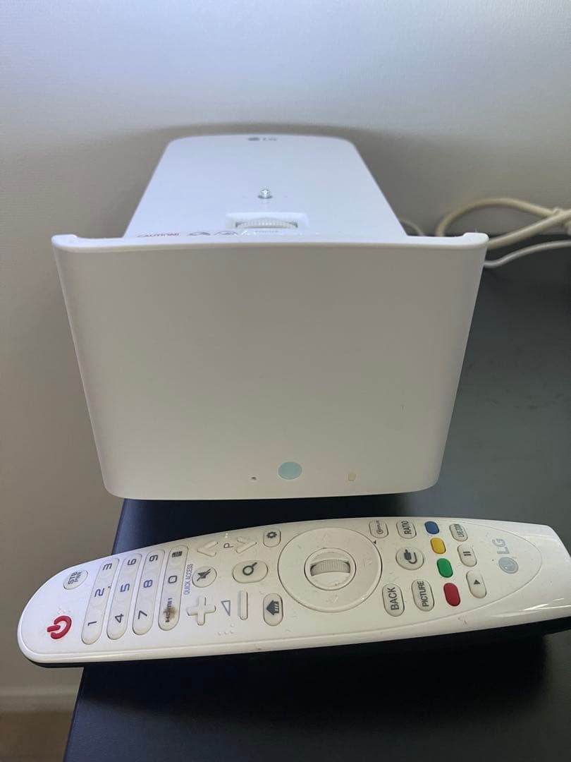 【中古】 LG HF65LS 超短焦点 LEDプロジェクター1000ルーメン