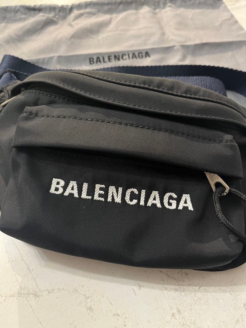 【最終値下げ】BALENCIAGA ボディバッグ