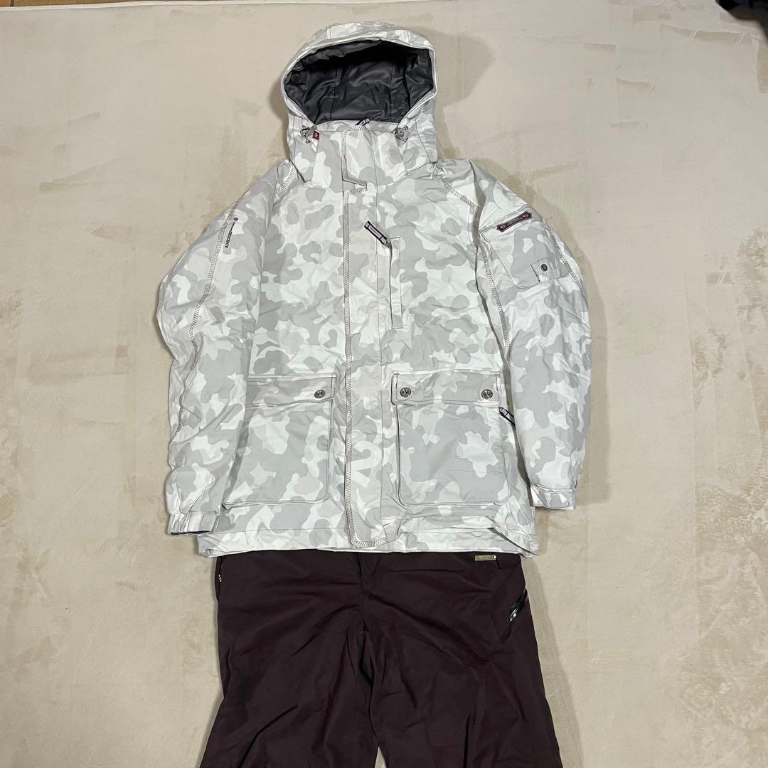 専用　【美品】デサント　スノーウェア　セットアップ　カモフラ柄　L相当