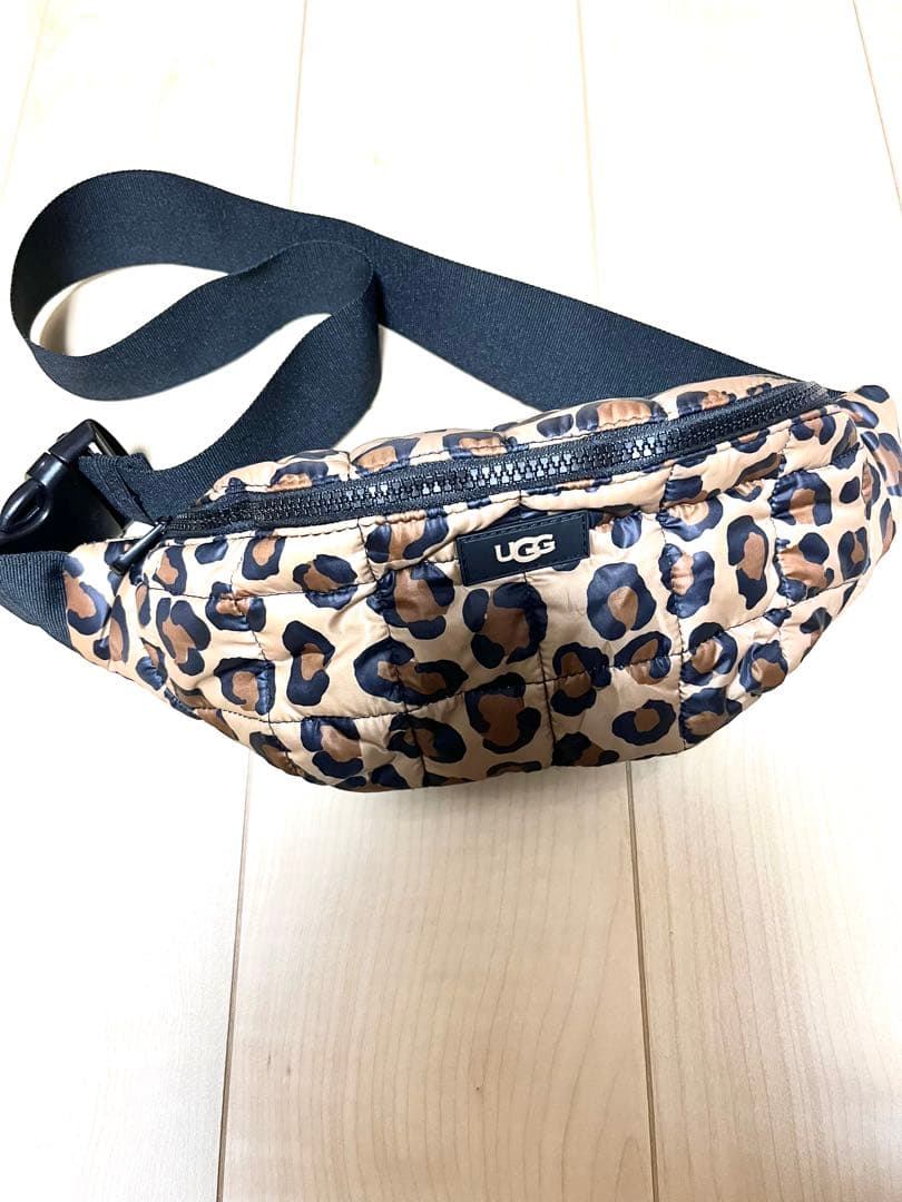 ⭐︎美品⭐︎UGG ヒョウ柄 ボディバッグ