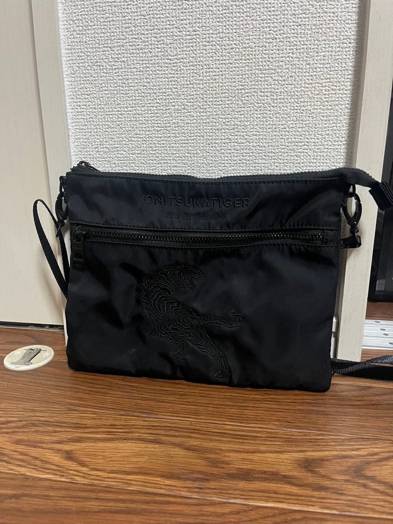 Onitsuka Tiger ブラック サコッシュ