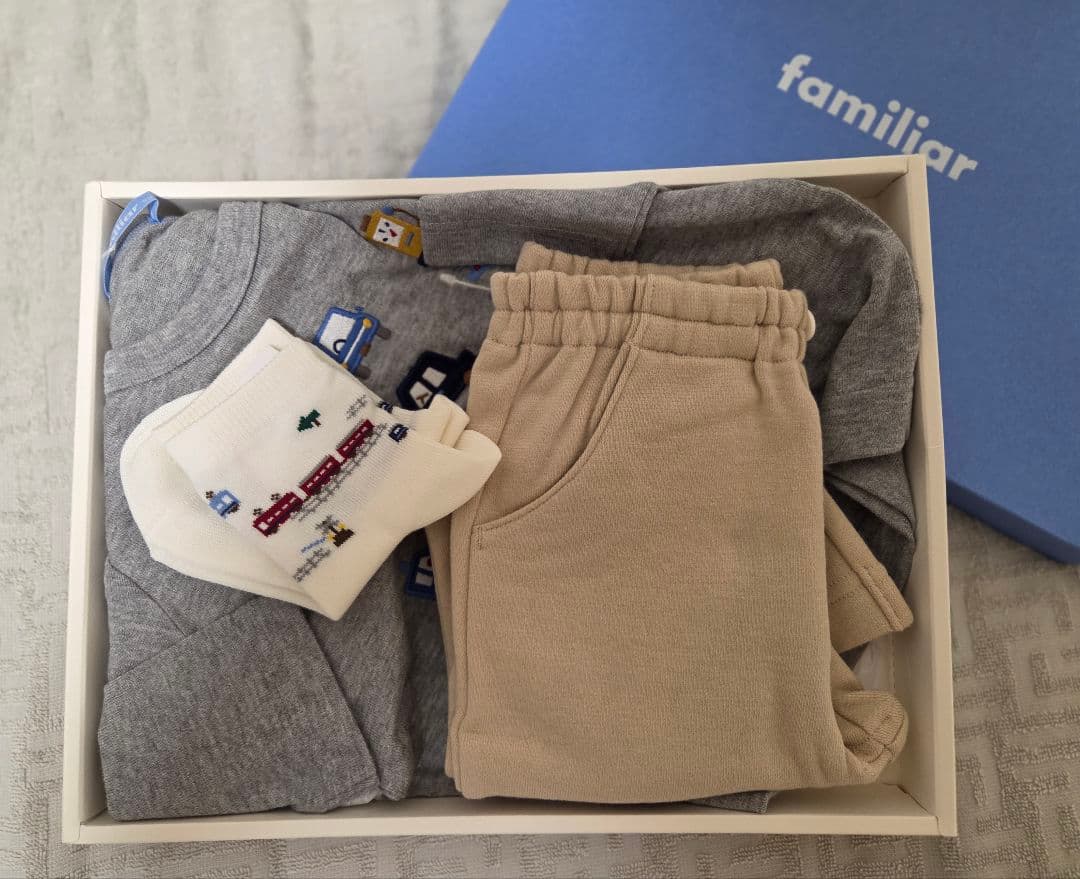 ベビー服 familiar セット 車 長袖 長ズボン 靴下