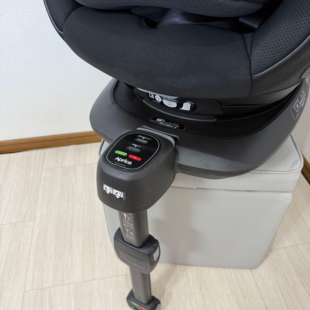 【極美品】アップリカ　チャイルドシート　クルリラビッテエックス　ブラック
