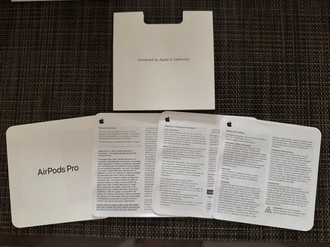 【美品 おまけつき】AirPods Pro 2(lightning端子)