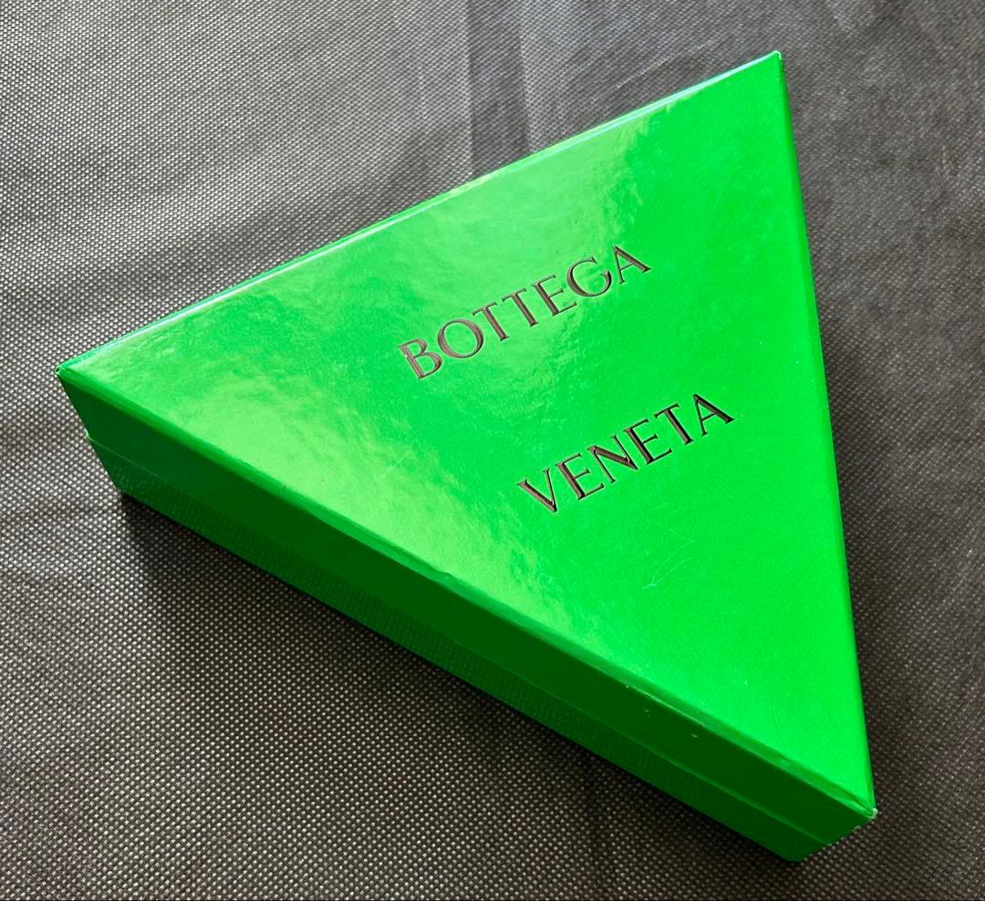 ボッテガヴェネタ AG925 レザー ツイスト バングル （ゴールドxベージュ）