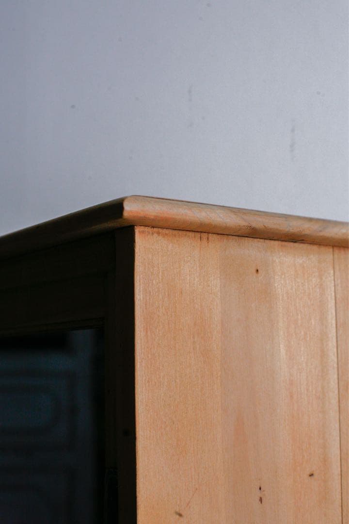 ショーケース　ガラス戸　無垢材　杉材　飾り棚　展示棚　古家具　古道具