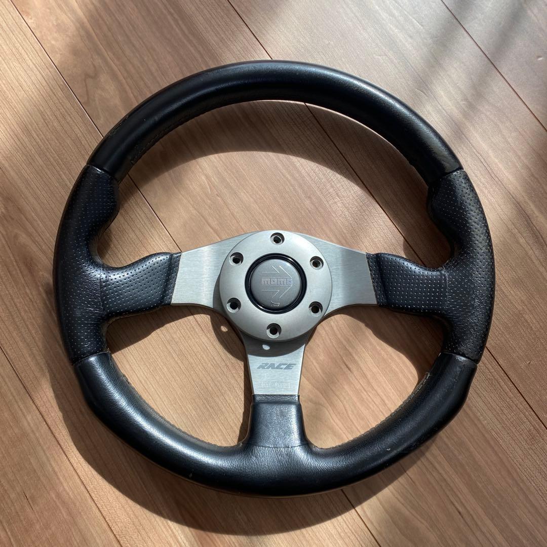 MOMO RACE モモ レース　ステアリング 小径　革　32パイ