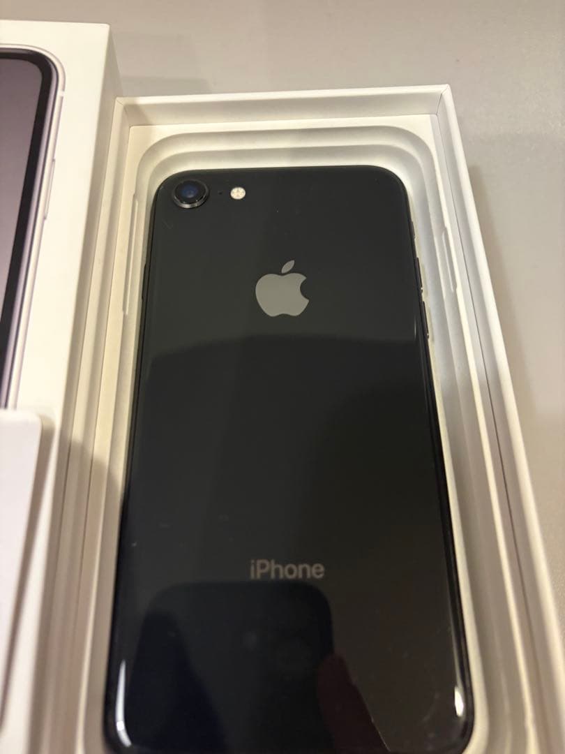 Apple iPhone 8 64GB ブラック 100% 本体のみ