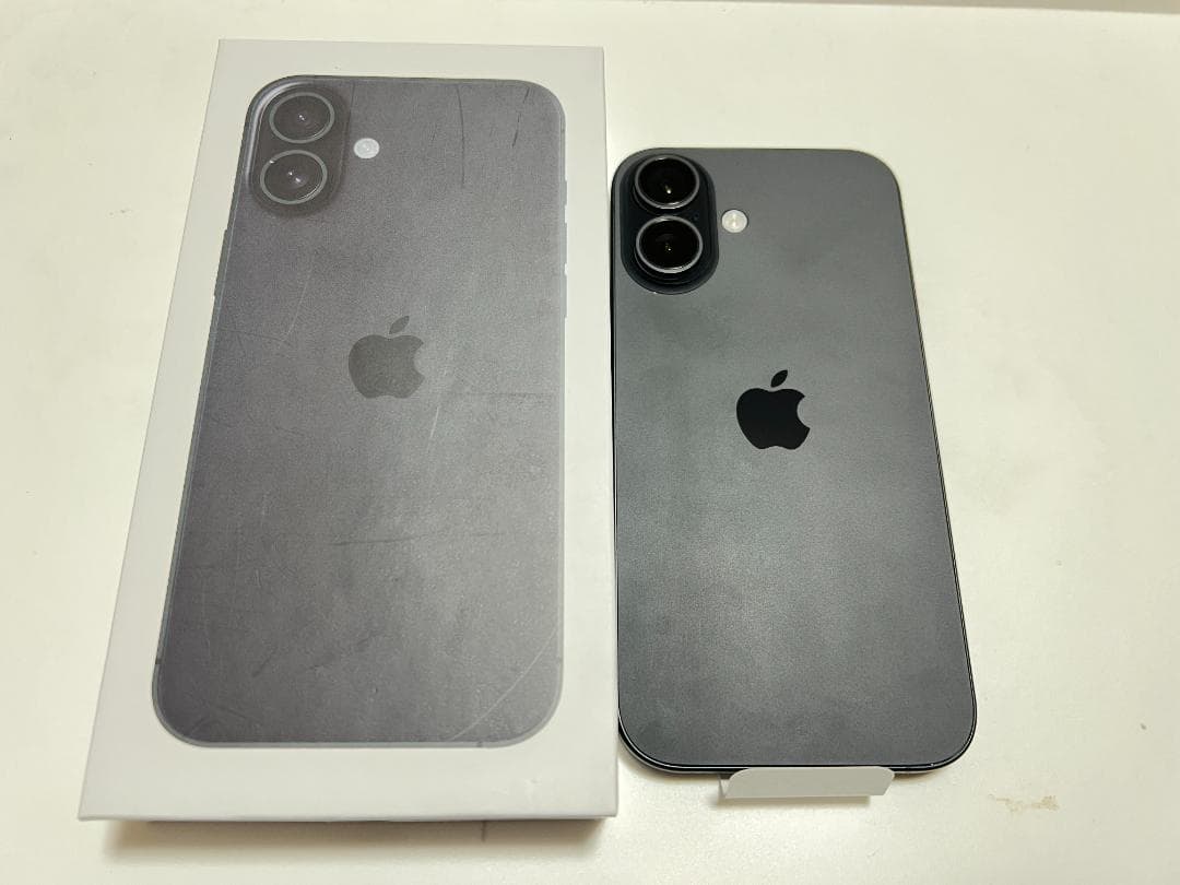 【美品】Apple iPhone16 128GB ブラック　海外版 BT89%