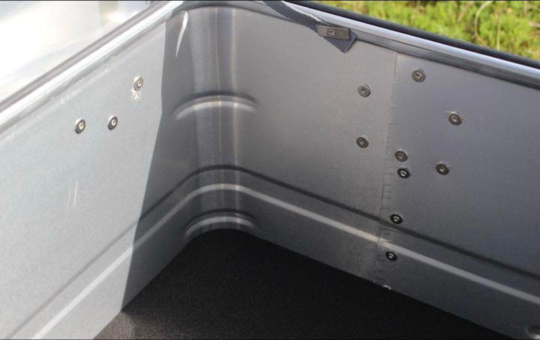 スタッキング アルミコンテナボックス ４９Ｌ ガレージ収納箱 コンテナボックス