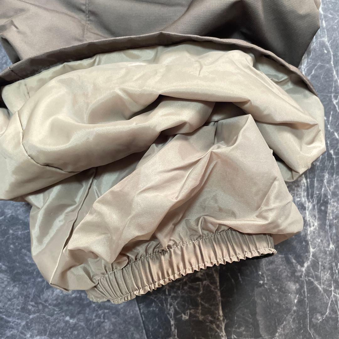 ellesseスノーボードウェア女性用 Lライトグレー　エレッセスキーウェア上下