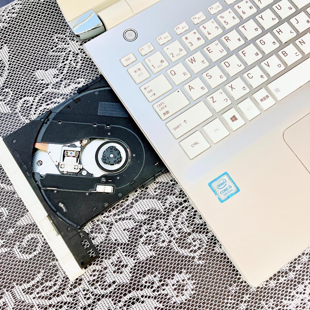 薄型軽量❣東芝ノートパソコン Win11 core-i5 SSD カメラ付き✨
