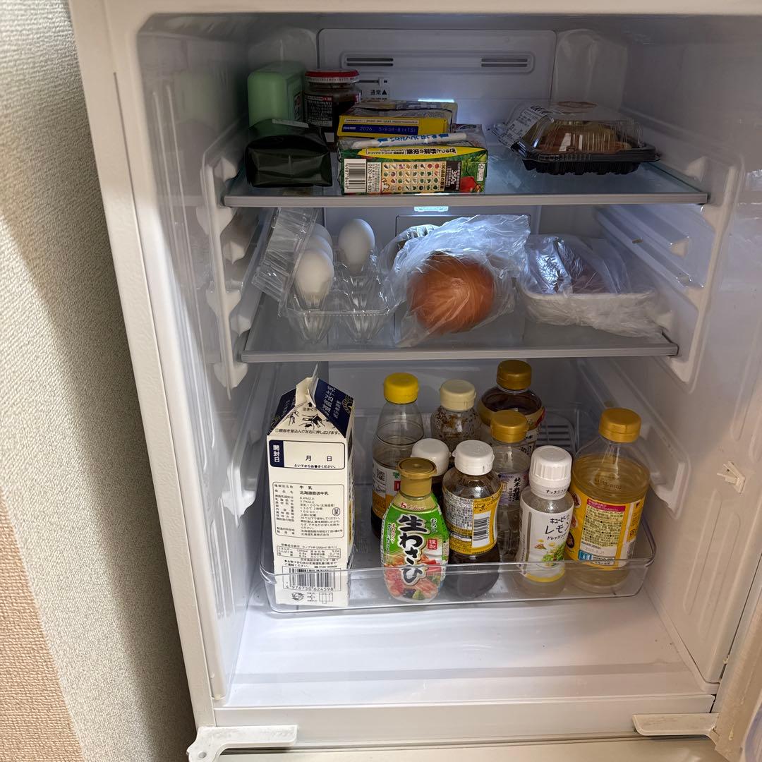 【匿名配送3/4まで】シャープ ノンフロン冷凍冷蔵庫137L　SJ-D14E-W