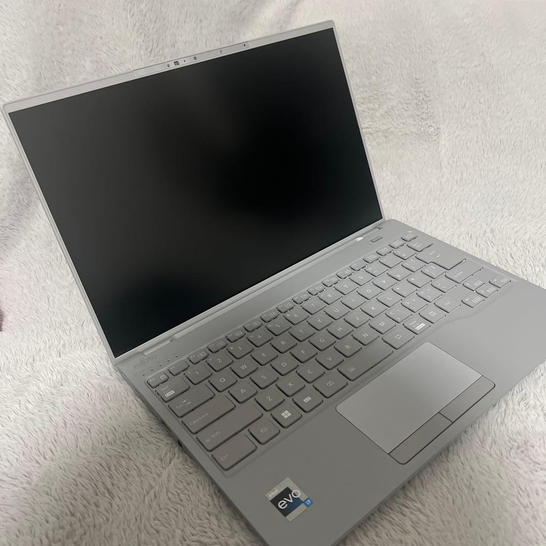 J*s様 【オークション】LIFEBOOK UH90/H1 ノートPC