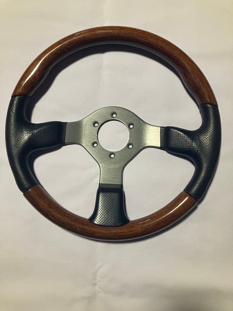 momoウッドレザー ステアリング 3スポーク