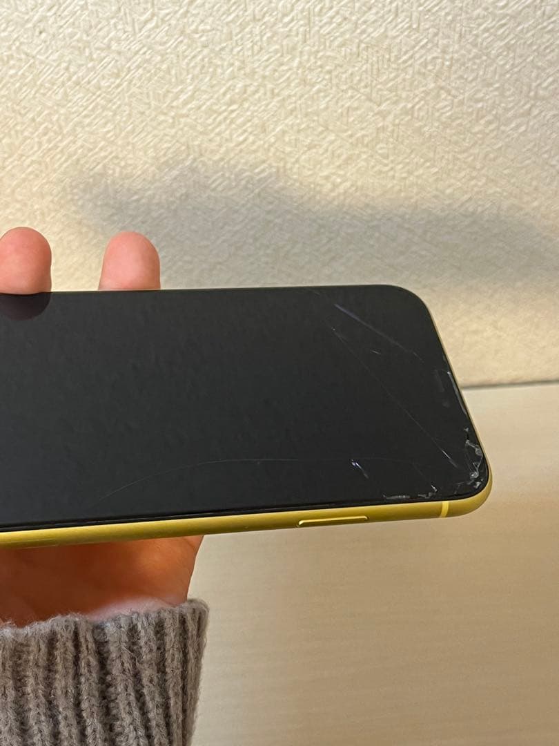 iPhone11イエロー