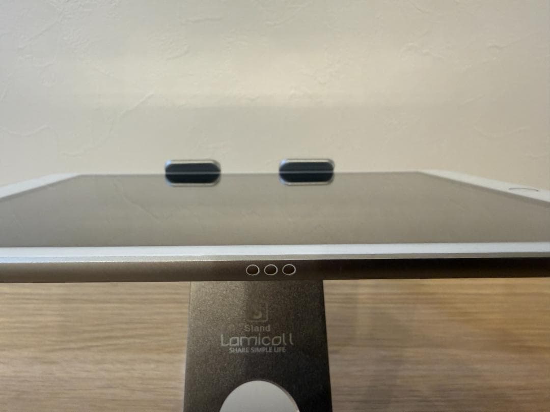 iPad 8世代　32GB 10.2インチ Wi-Fiモデル 本体