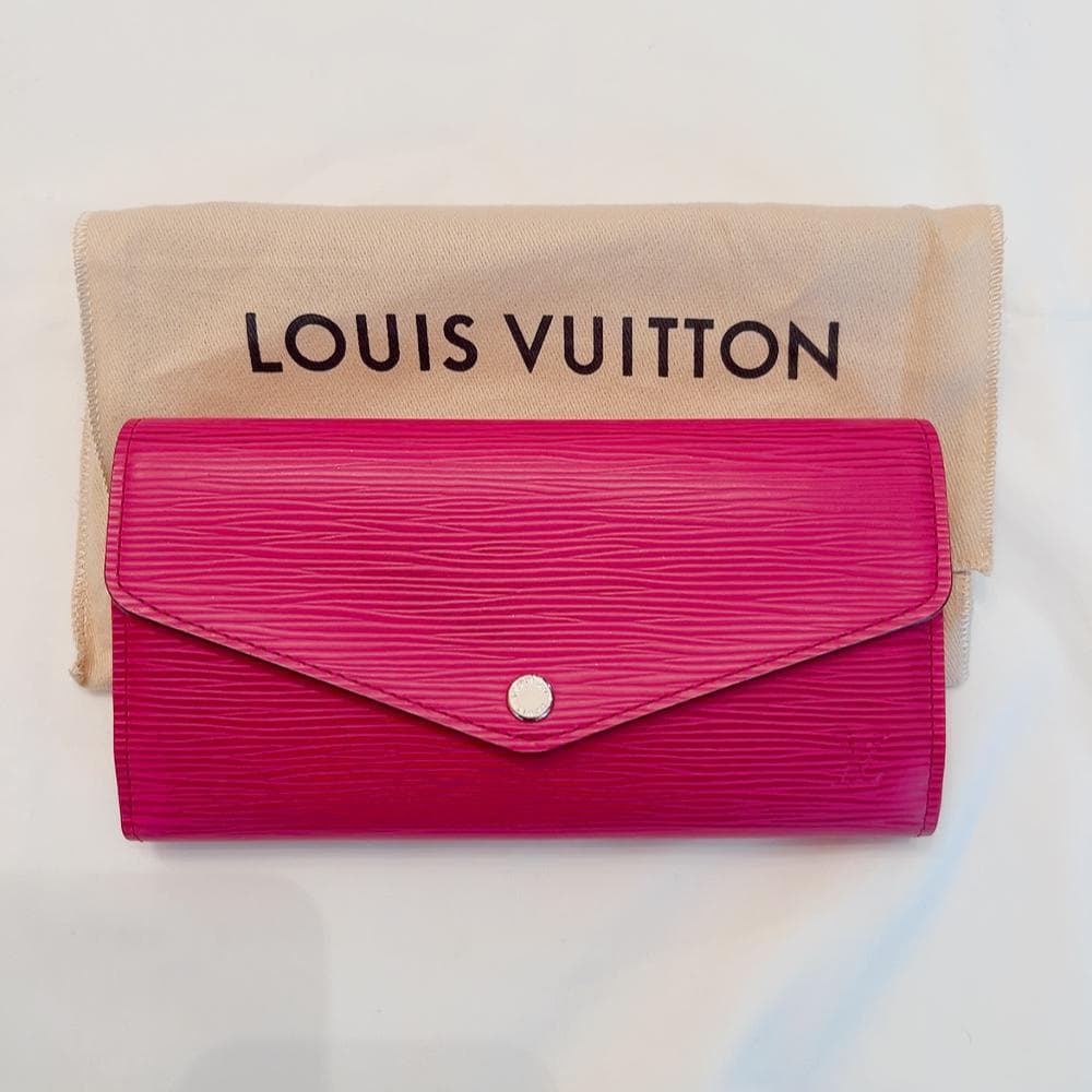 美品！LOUIS VUITTON サラ エピ フューシャピンク 長財布