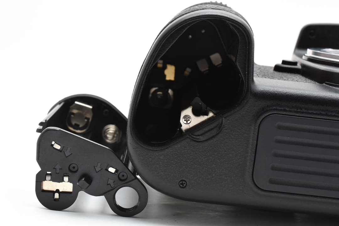 R*t様 ■ 美品 ■ ニコン　Nikon F100 ボディ