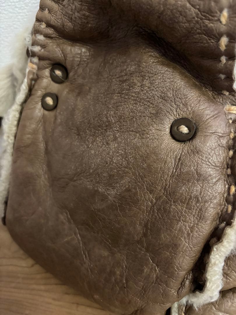 eb.a.gos ムートン×レザーミニバッグ