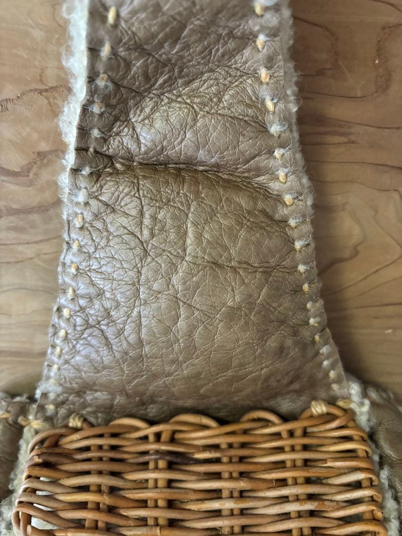 eb.a.gos ムートン×レザーミニバッグ