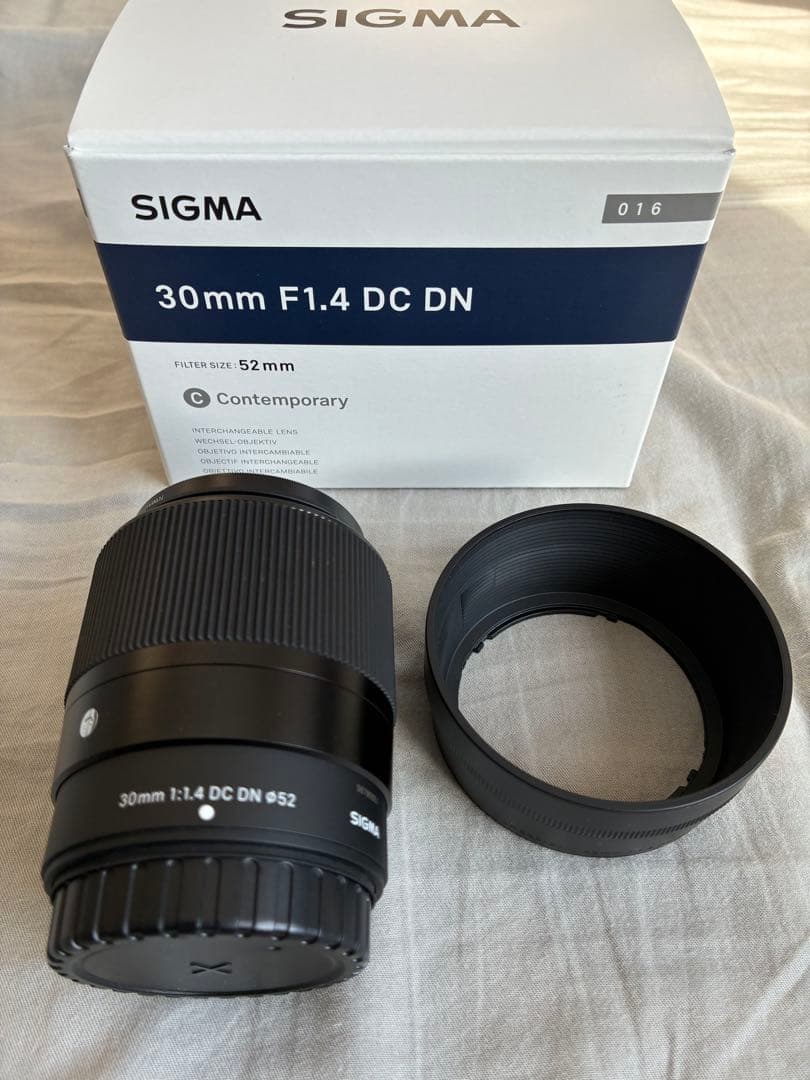 極美品　SIGMA シグマ 30mm F1.4 DC DN レンズ　Xマウント
