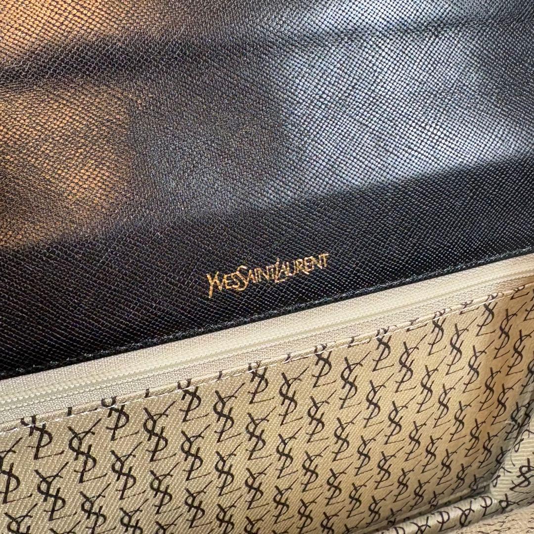 Yves Saint Laurent イヴ・サンローラン レザー クラッチバッグ