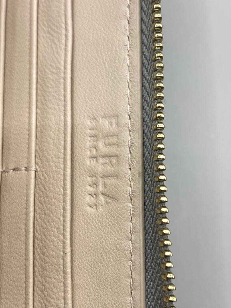koaゆっくり出品中様 [未使用品] FURLA グレー レザー 長財布
