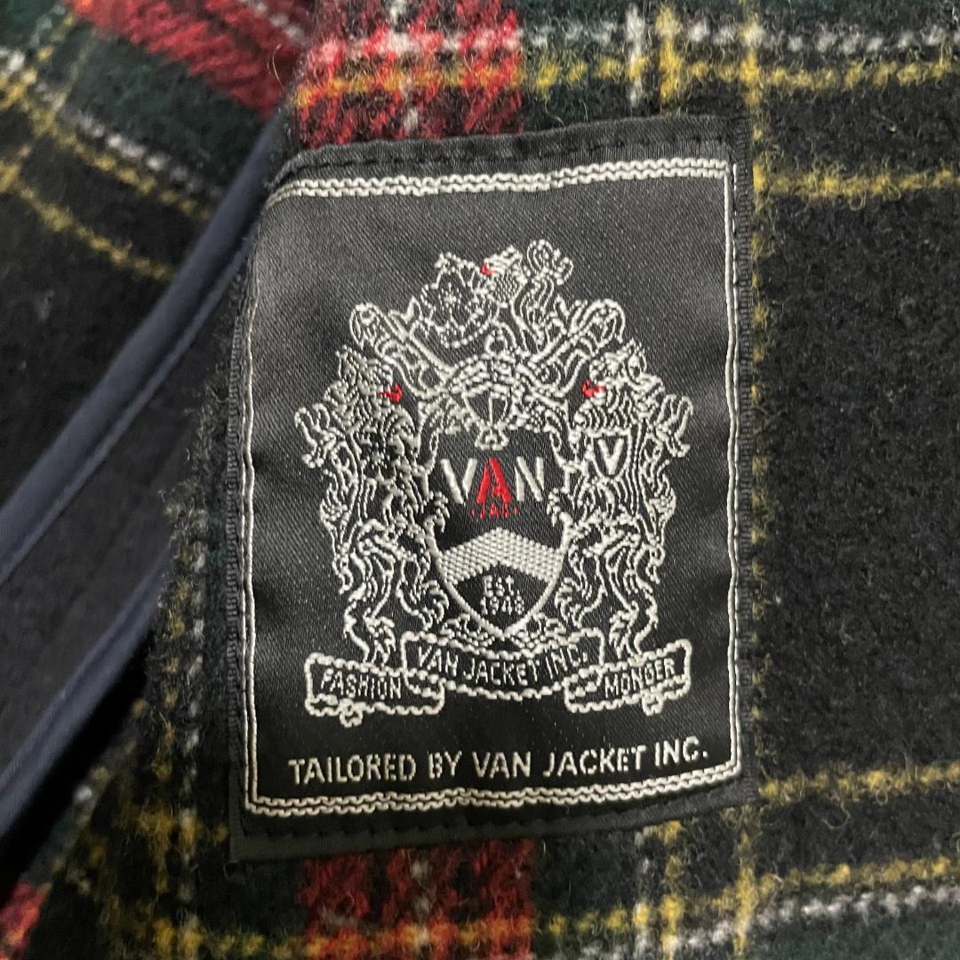 未使用に近い　ヴァンヂャケット　カシミヤダッフルコート　L　ネイビー　チェック柄