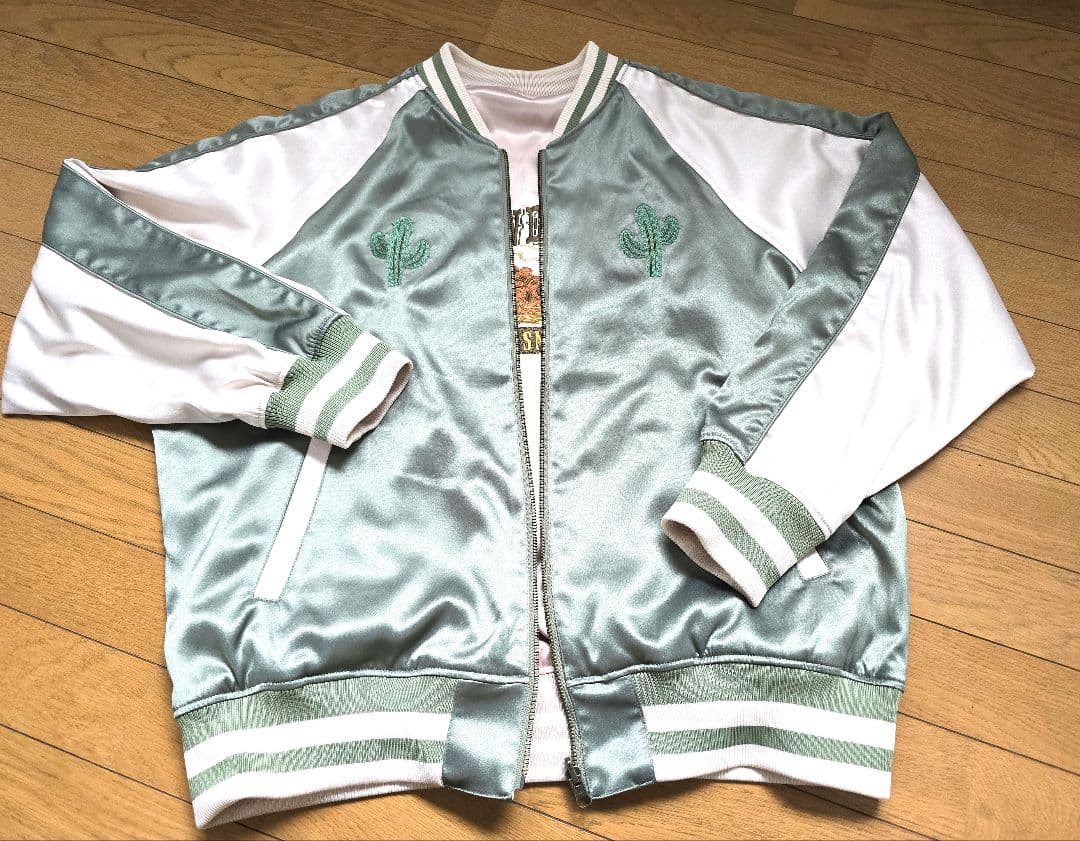 ☆ディズニーランドで購入☆ジャンパー(スカジャン)☆リバーシブル☆LL☆