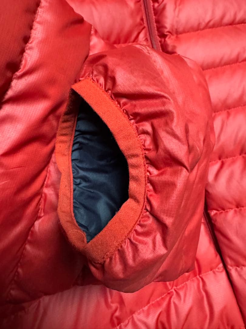 神サイズパタゴニアダウンセーターフーディ　ダウンジャケットフード　赤　XL