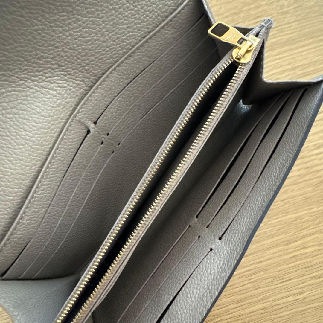 Louis Vuitton ポルトフォイユサラ　長財布