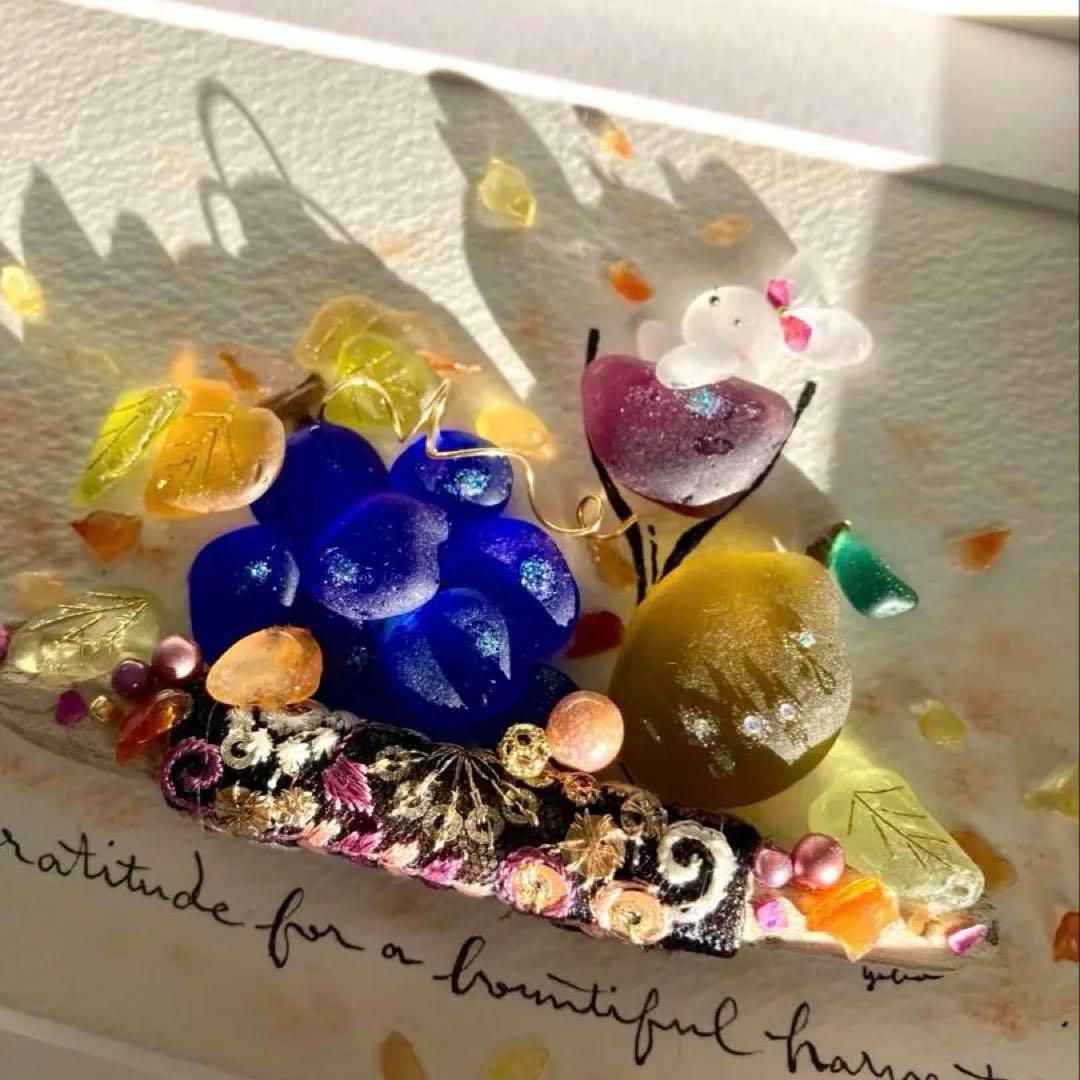 べーちゃん　秋の果物とうさぎ　シーグラス／天然石