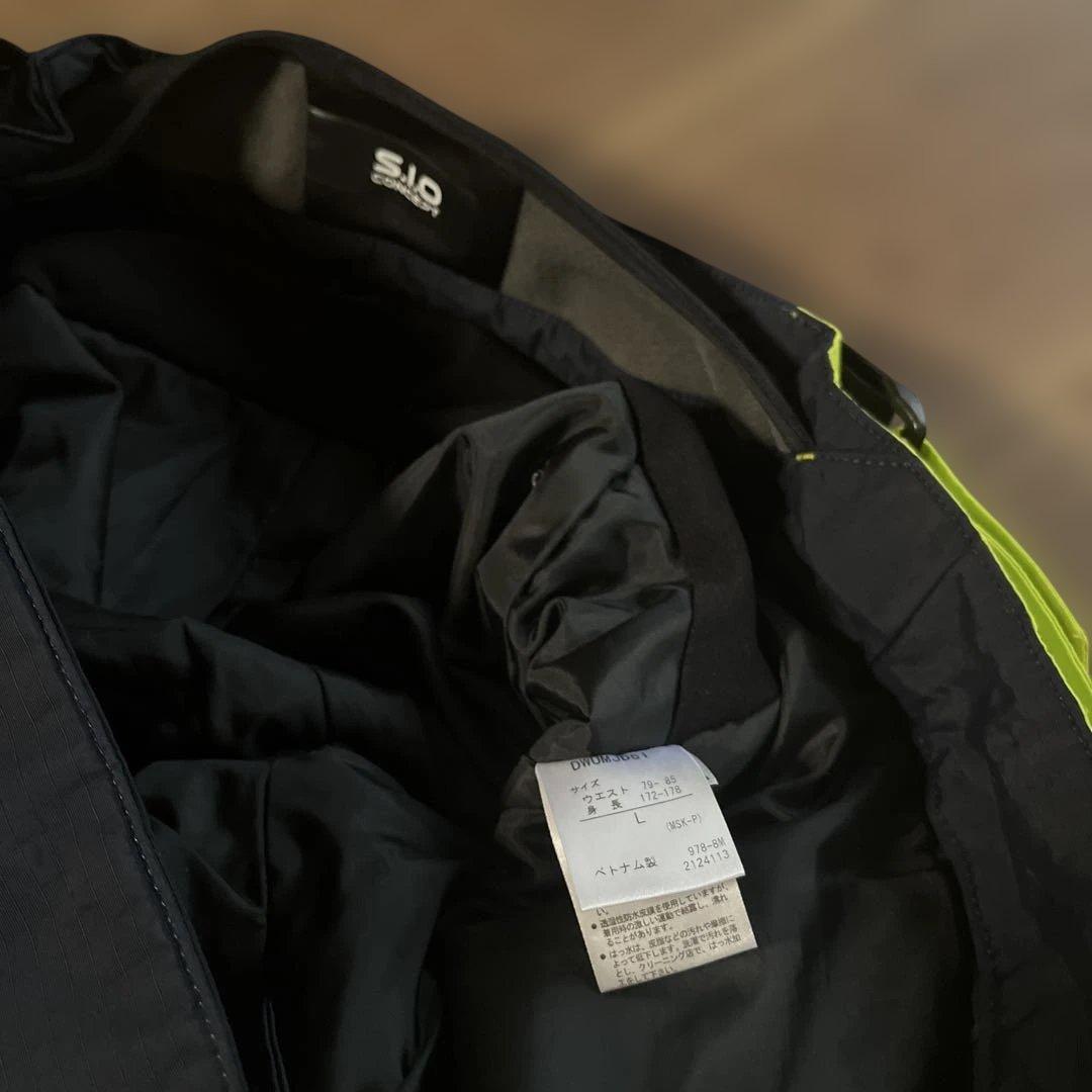お値下げ！デサント黒/イエロー色★スキーウェア バックポケット付き　上下Lサイズ