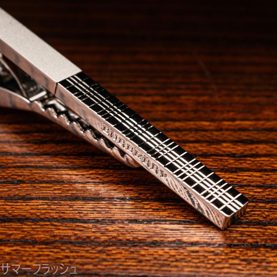 胸元に気品と知性を宿す 箱有 バーバリー チェックネクタイピン Burberry