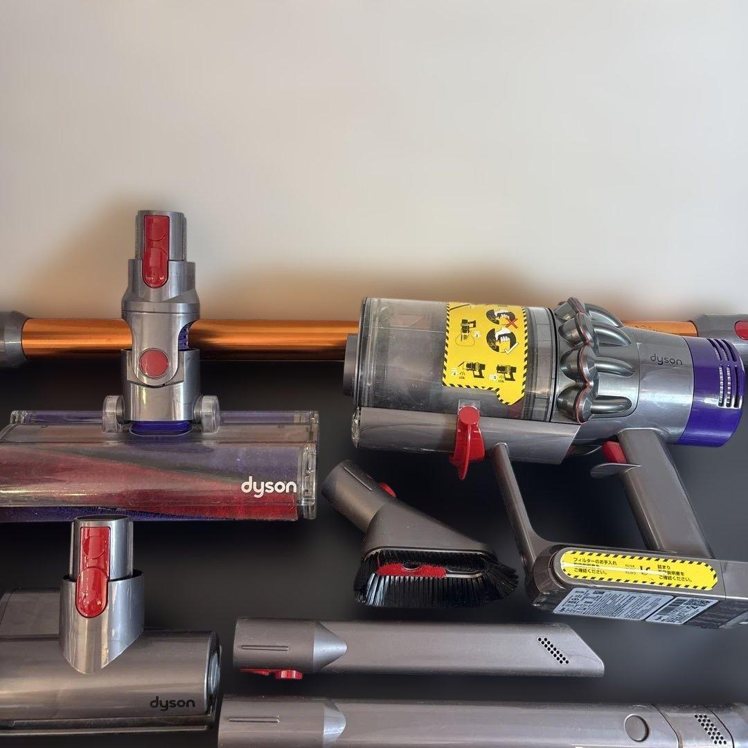 Dyson ダイソン SV12 コードレス掃除機 本体＋付属品多数 中古