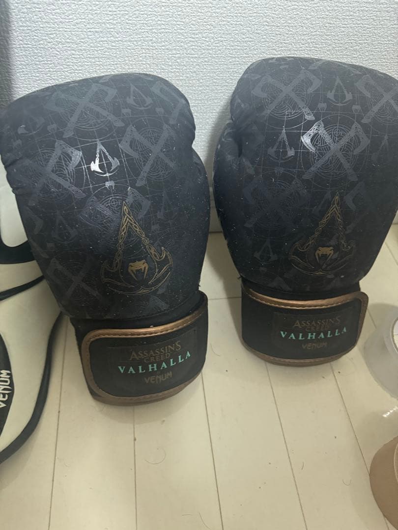 VENUM ASSASSINS VALHALLA ボクシンググローブ
