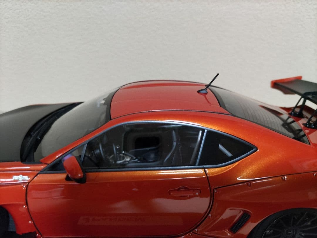 イグニッションモデル　1/18 パンデム86