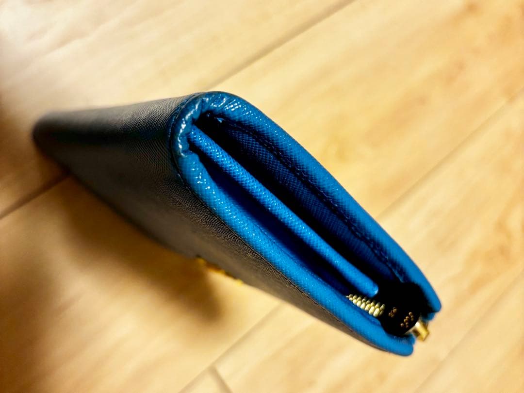 え*ん様 【新年特価】PRADA プラダ 水色 レザー 長財布 ショッパー付き